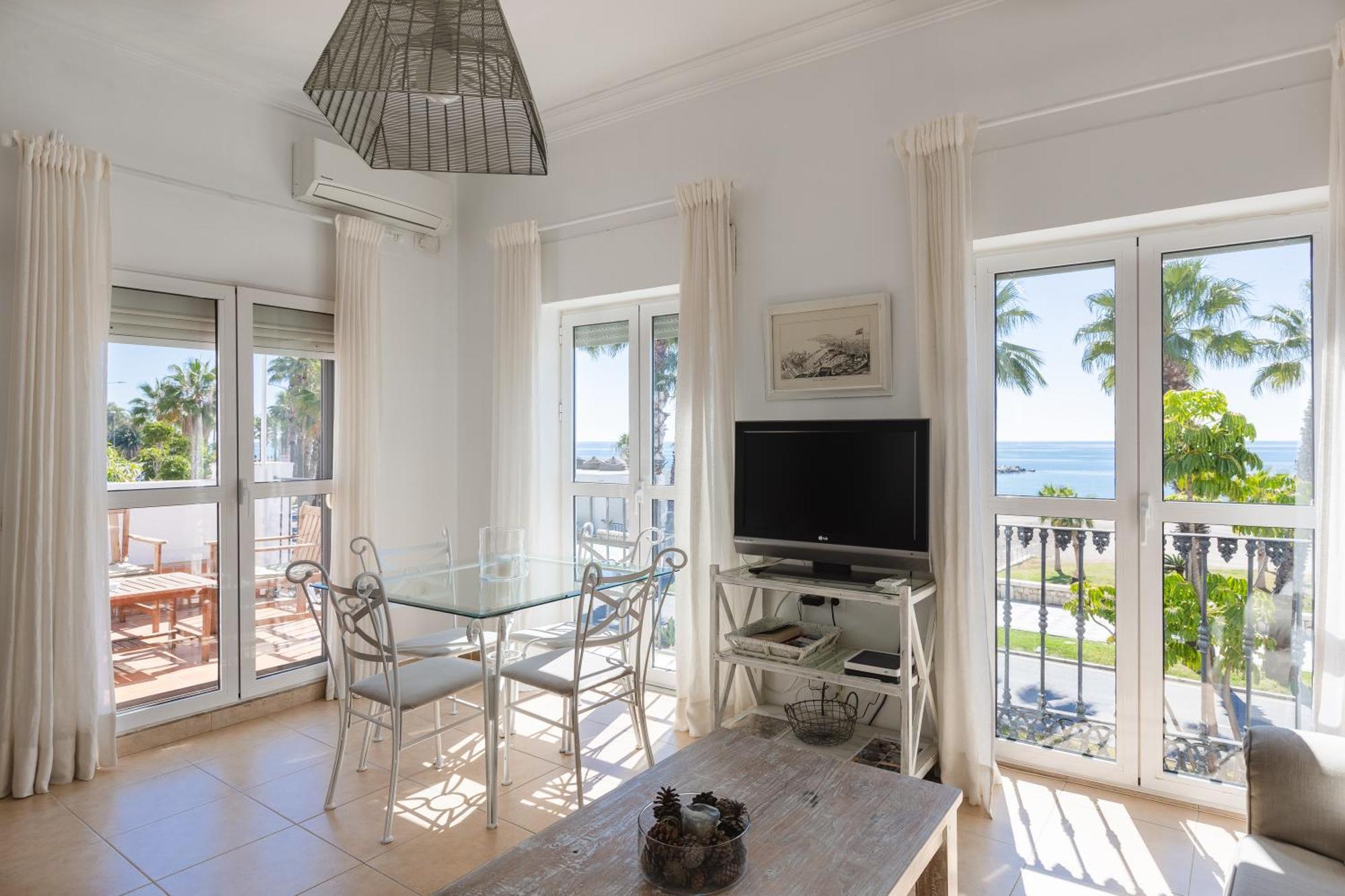 Apartamento Con Encanto En Primera Linea De Playa มาลากา ภายนอก รูปภาพ