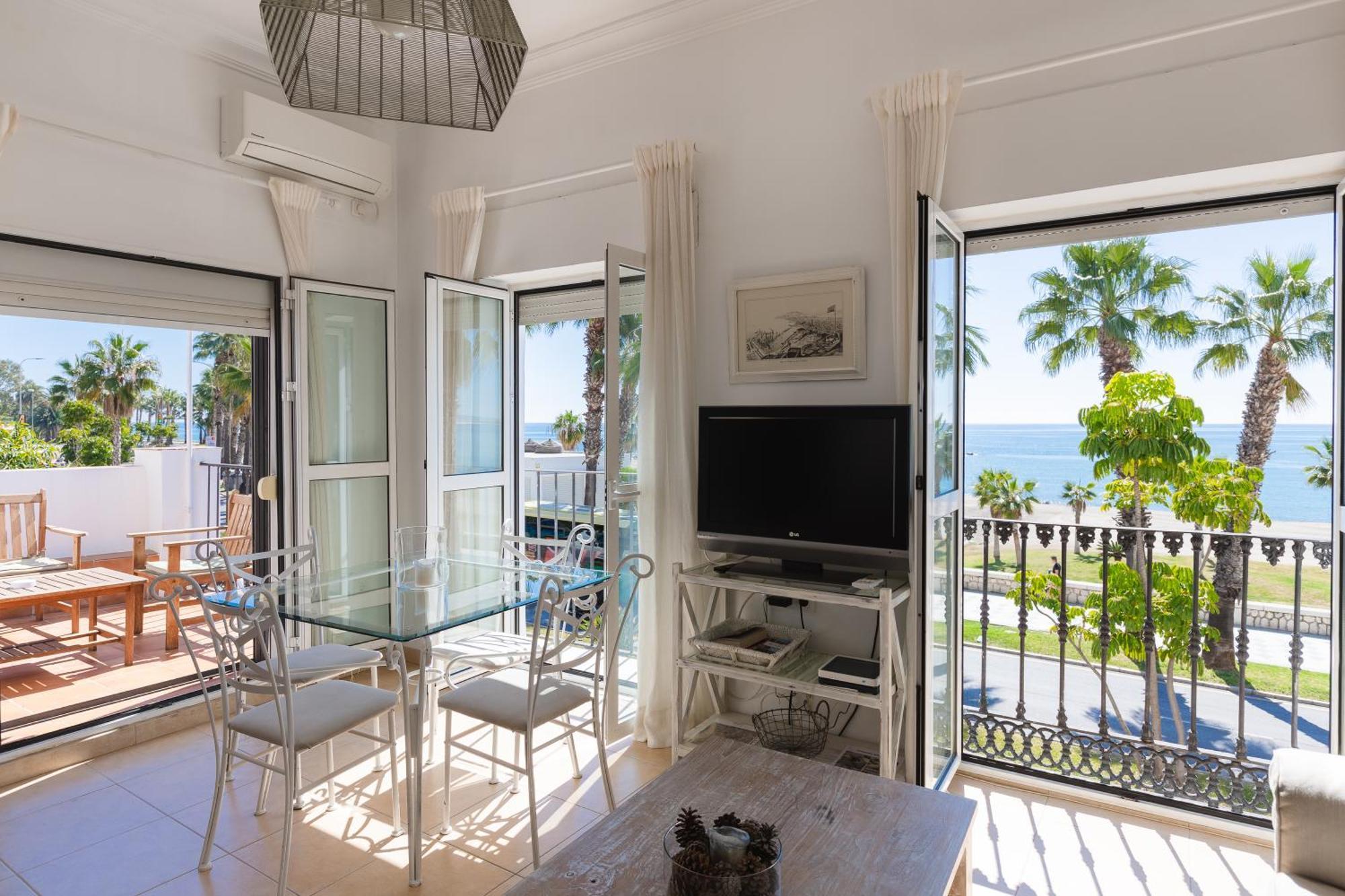 Apartamento Con Encanto En Primera Linea De Playa มาลากา ภายนอก รูปภาพ