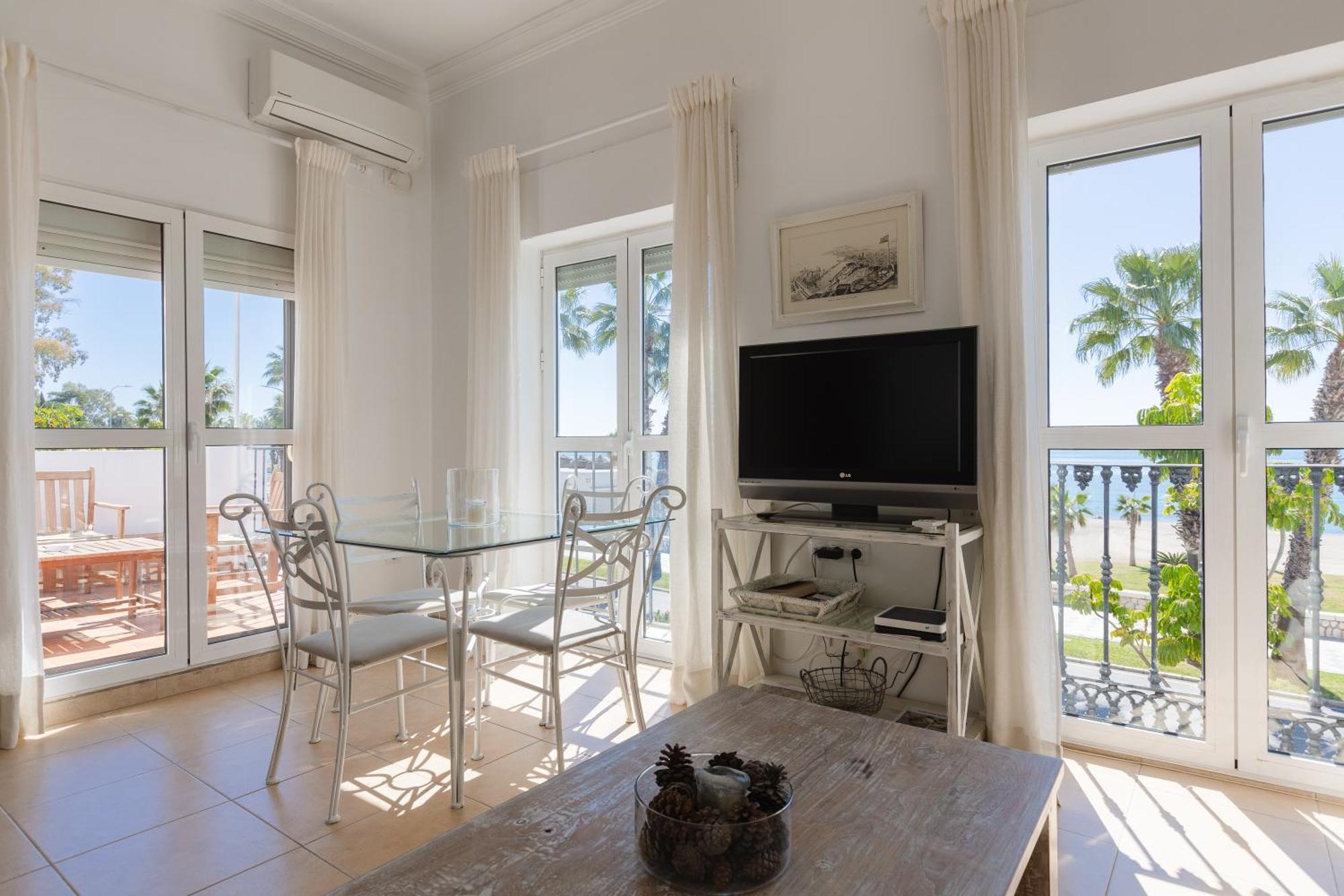 Apartamento Con Encanto En Primera Linea De Playa มาลากา ภายนอก รูปภาพ